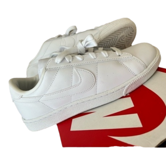 Nike Shoes - Nike women's Tennis Classic Sneakers Shoes US 7 White 312498 129